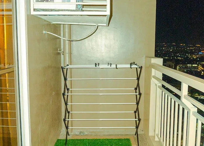 Consider It Yours - Cozy With Views Apartment Manila