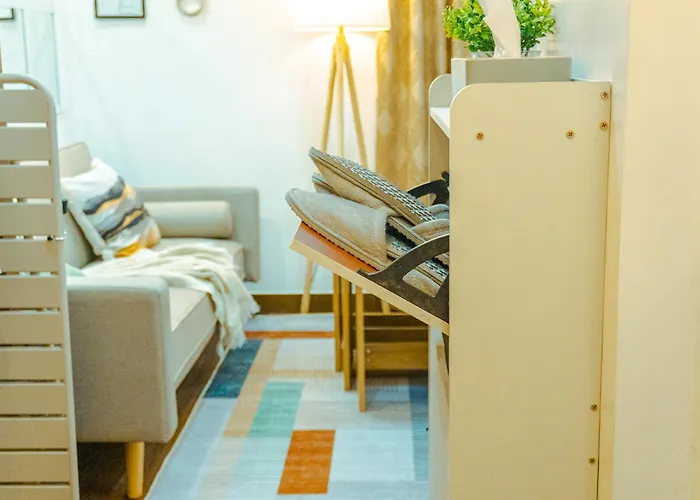 Consider It Yours - Cozy With Views Apartment Manila