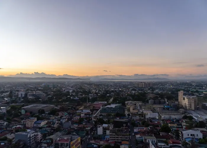 Consider It Yours - Cozy With Views Apartment Manila
