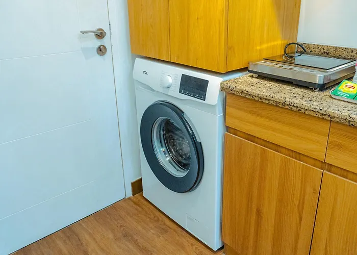 Consider It Yours - Cozy With Views Apartment *